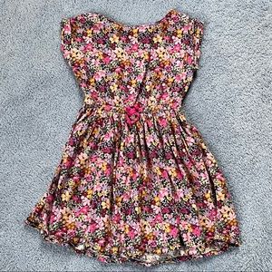 5/$20 Little Girls Floral Dress with Pockets